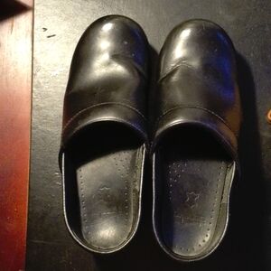 Black Dansko  Clogs